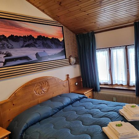 Albergo Meuble Tarandan フォルニ・ディ・ソプラ エクステリア 写真