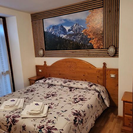 Albergo Meuble Tarandan フォルニ・ディ・ソプラ エクステリア 写真
