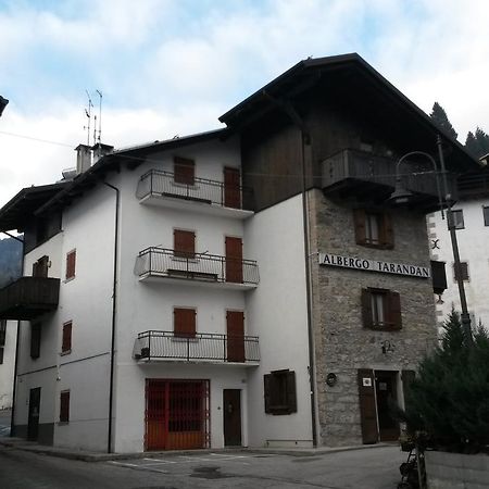 Albergo Meuble Tarandan フォルニ・ディ・ソプラ エクステリア 写真