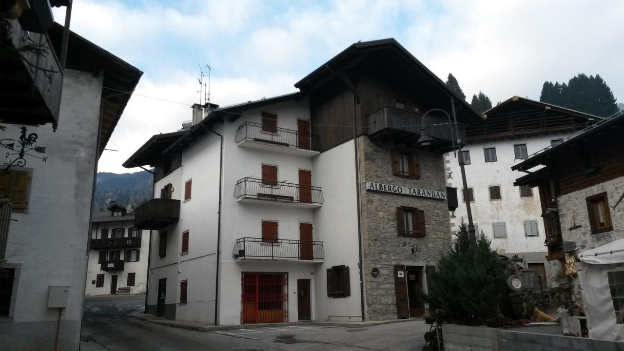 Albergo Meuble Tarandan フォルニ・ディ・ソプラ エクステリア 写真