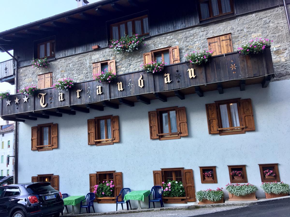 Albergo Meuble Tarandan フォルニ・ディ・ソプラ エクステリア 写真