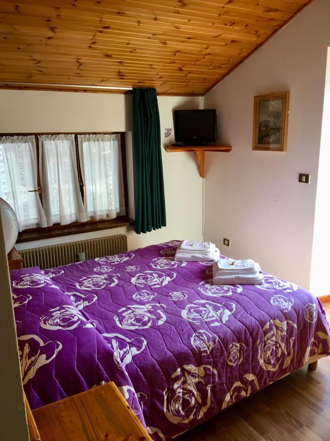Albergo Meuble Tarandan フォルニ・ディ・ソプラ エクステリア 写真